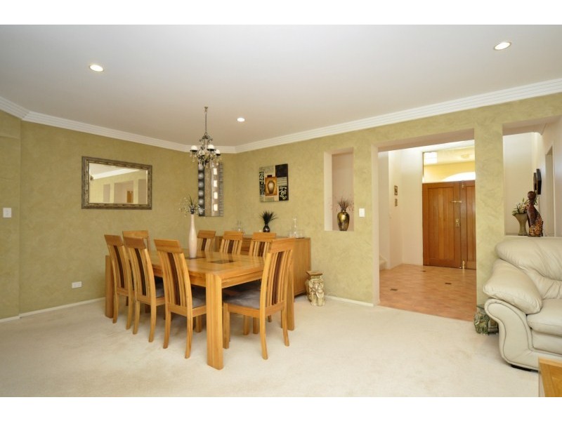 19 Grande Terrace, Helensvale QLD 4212