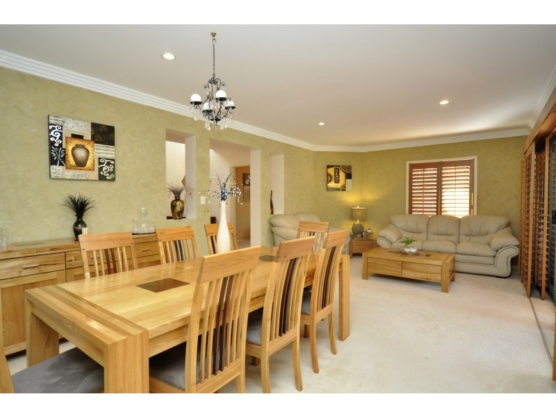 19 Grande Terrace, Helensvale QLD 4212