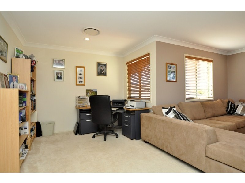 19 Grande Terrace, Helensvale QLD 4212