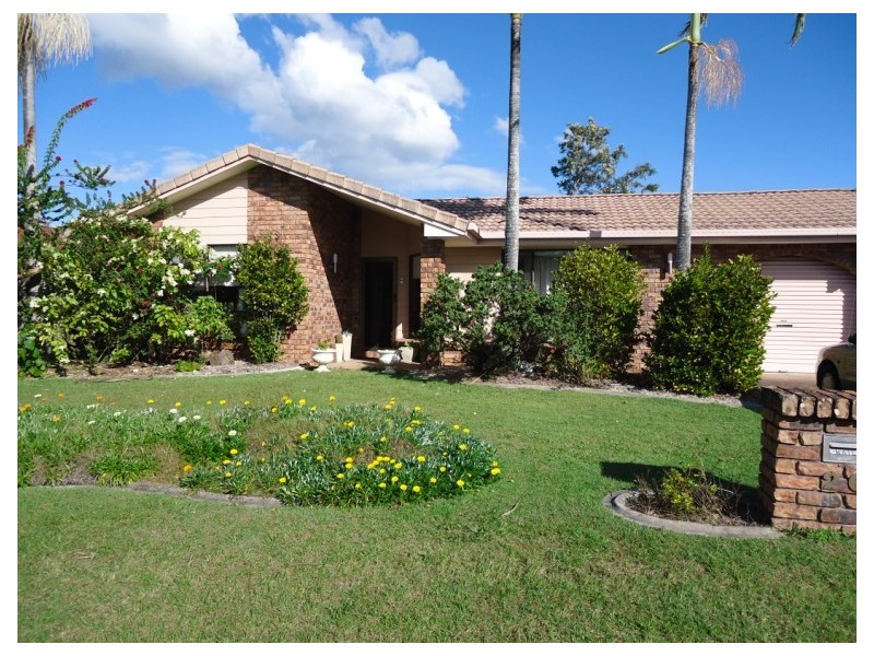 26 Tradewinds Avenue, Paradise Point QLD 4216