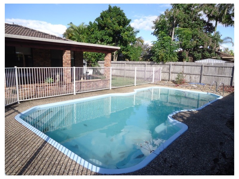 26 Tradewinds Avenue, Paradise Point QLD 4216