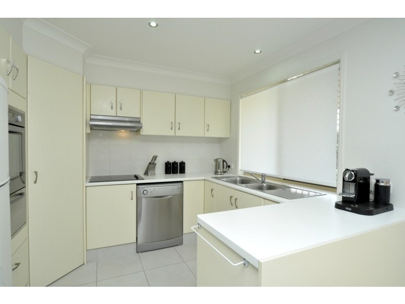 1/21 Eurimbula Court, Paradise Point QLD 4216