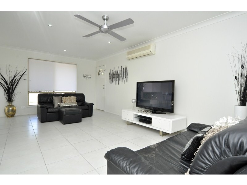 1/21 Eurimbula Court, Paradise Point QLD 4216