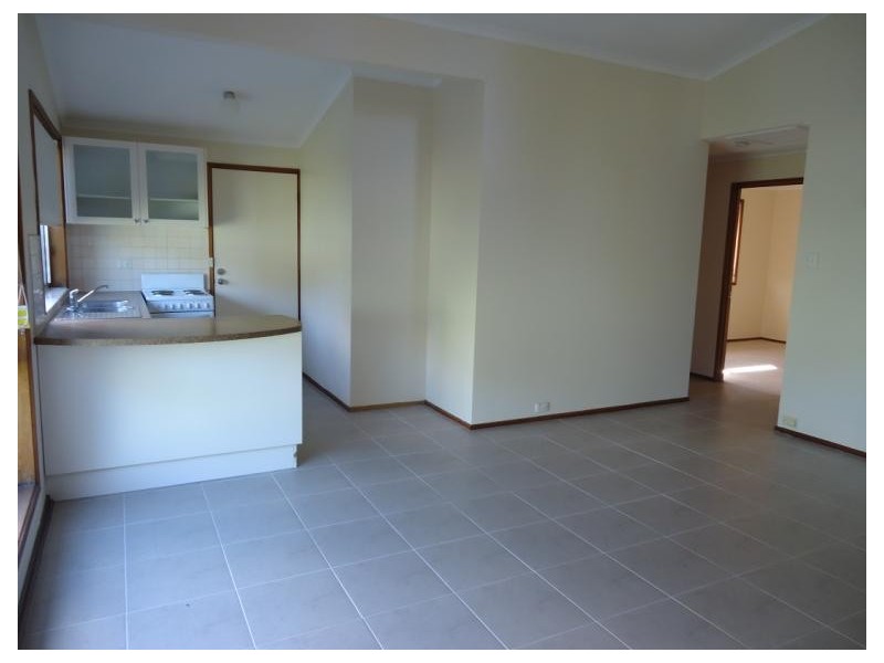 2/239 Central Street, Labrador QLD 4215