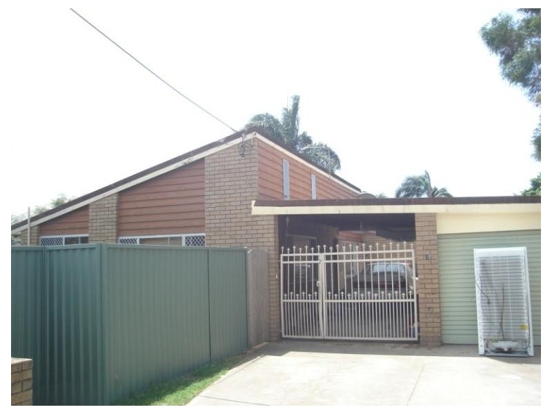 2/239 Central Street, Labrador QLD 4215