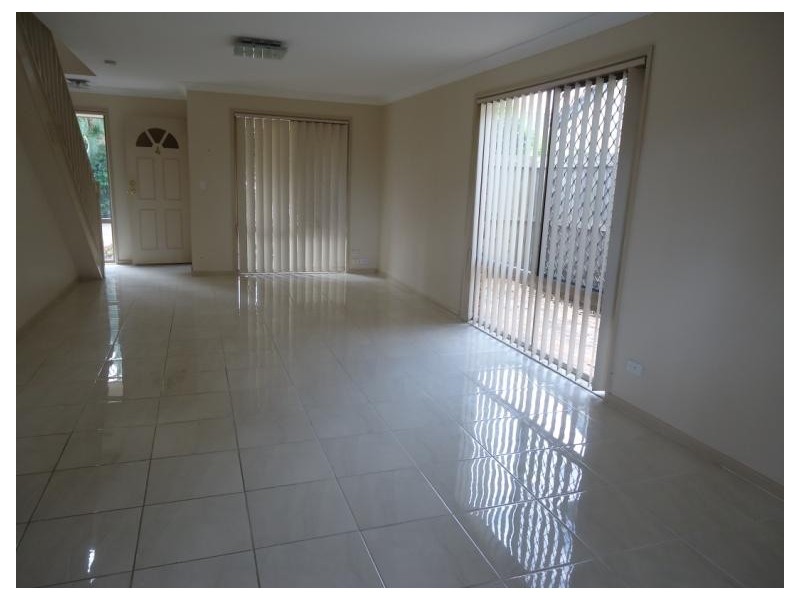 4/12 Gordon Street, Labrador QLD 4215