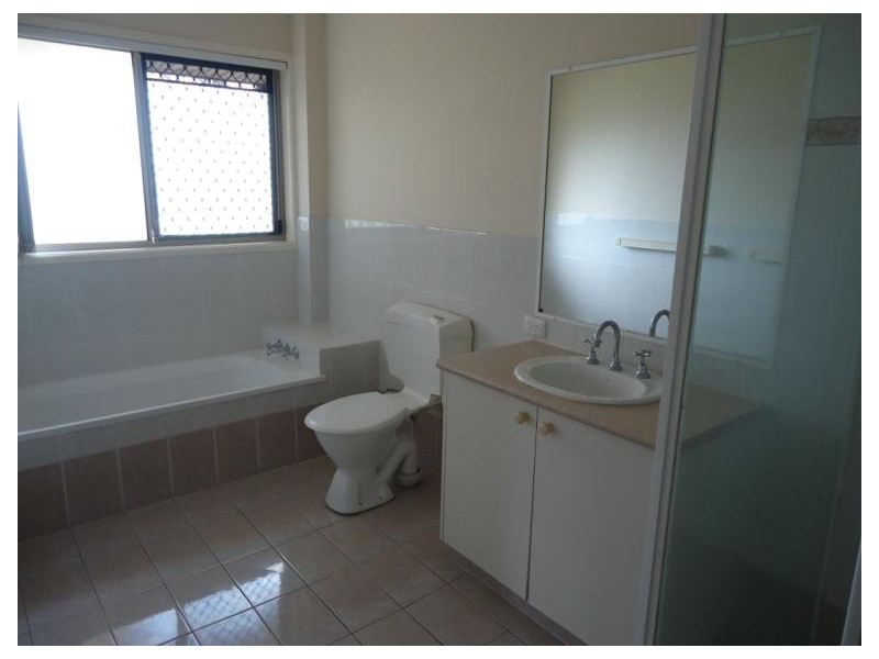 4/12 Gordon Street, Labrador QLD 4215