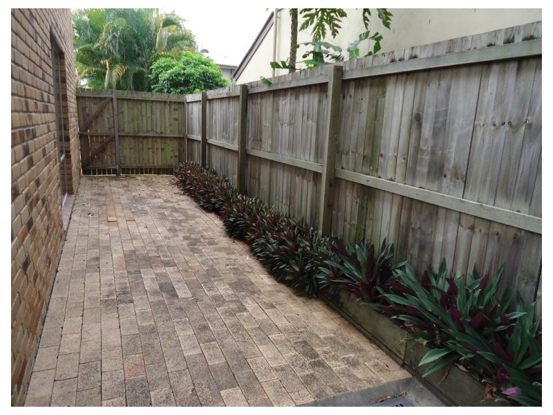 4/12 Gordon Street, Labrador QLD 4215