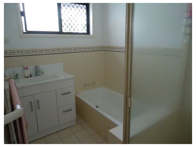 70 Columbus Drive, Hollywell QLD 4216