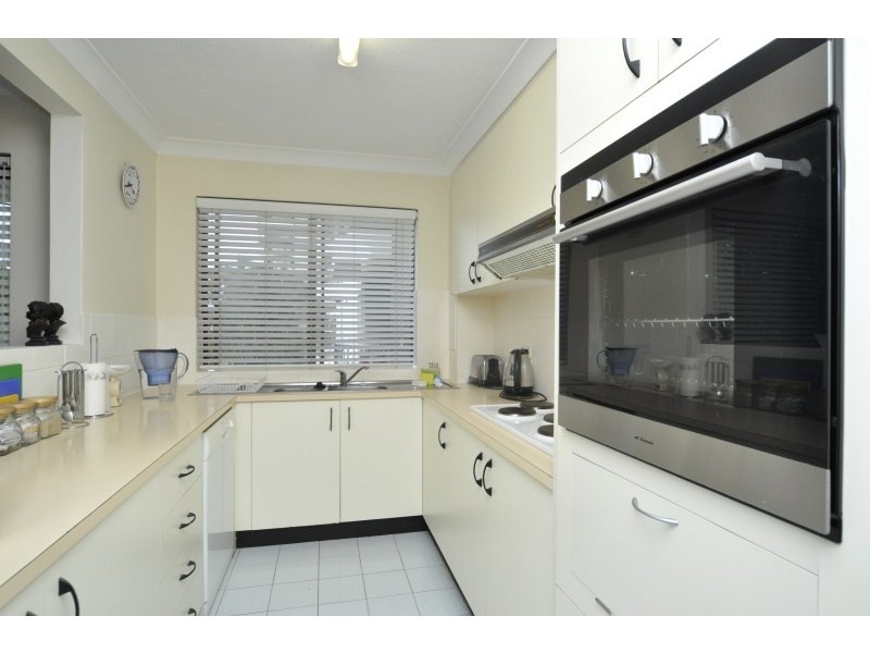 10/9 Bayview Street, Runaway Bay QLD 4216