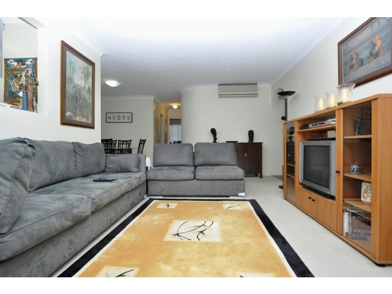 10/9 Bayview Street, Runaway Bay QLD 4216