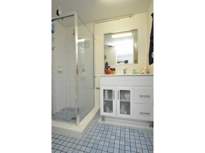 10/9 Bayview Street, Runaway Bay QLD 4216