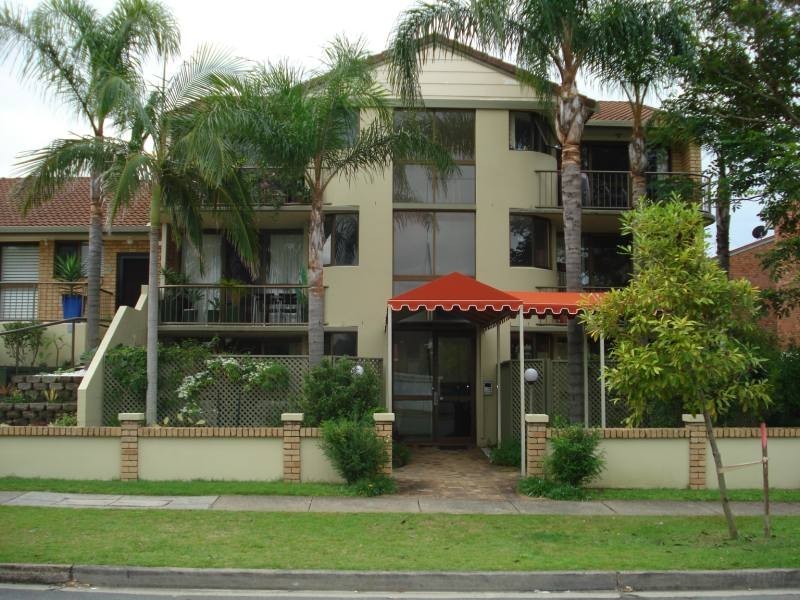 2/33 Whiting Street, Labrador QLD 4215