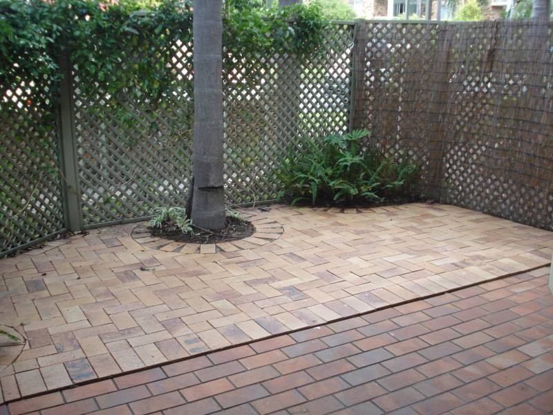 2/33 Whiting Street, Labrador QLD 4215