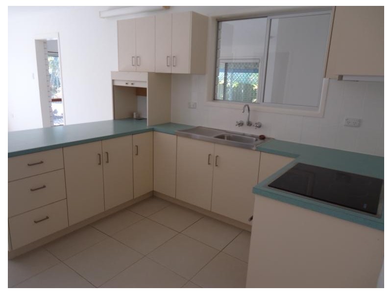 18 Muscovey Avenue, Paradise Point QLD 4216