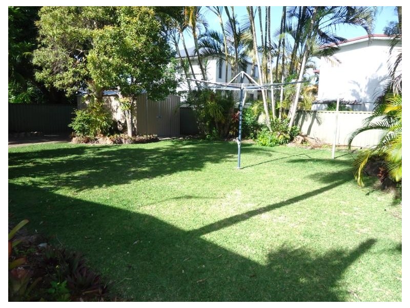 18 Muscovey Avenue, Paradise Point QLD 4216