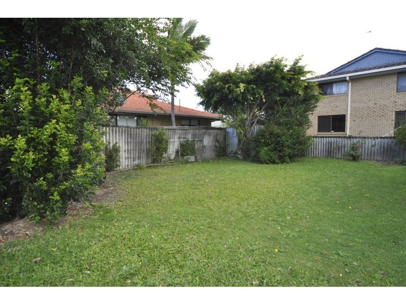 28 Falkinder Avenue, Paradise Point QLD 4216