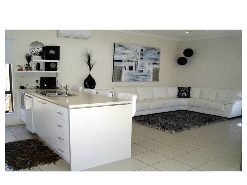 39 Costa Del Sol Avenue, Coombabah QLD 4216