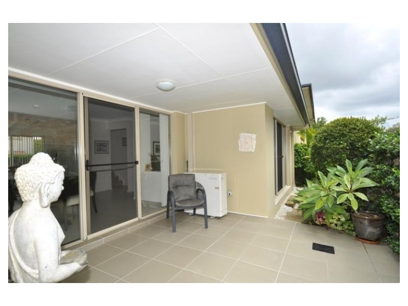 1/27 Harley Street, Labrador QLD 4215