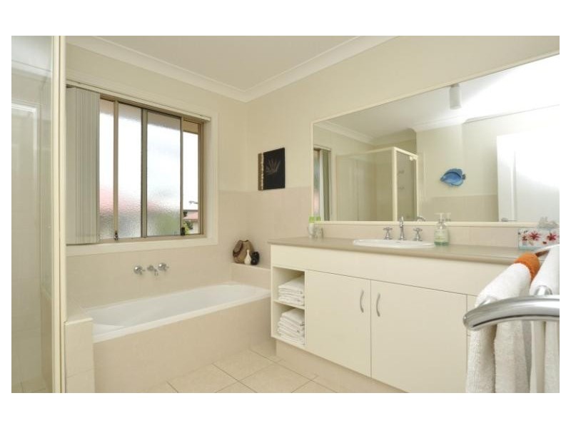1/27 Harley Street, Labrador QLD 4215