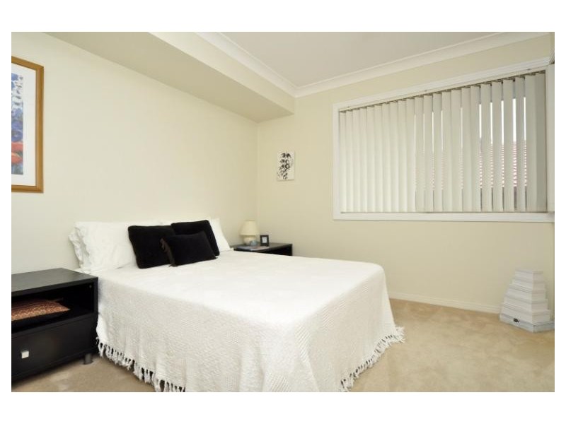 1/27 Harley Street, Labrador QLD 4215