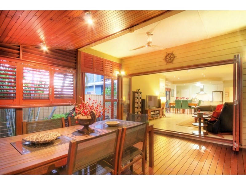2/20 Rouen Avenue, Paradise Point QLD 4216