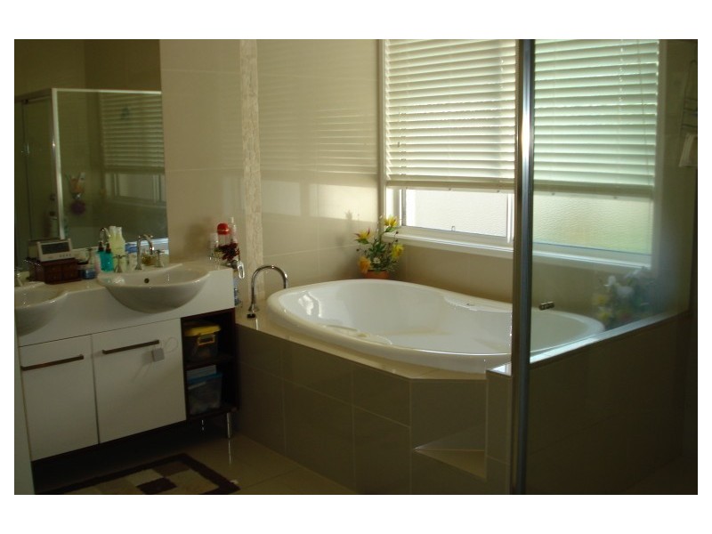 1 Westward Way, Coomera QLD 4209