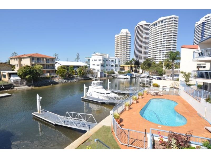 10/9 Madang Crescent, Runaway Bay QLD 4216