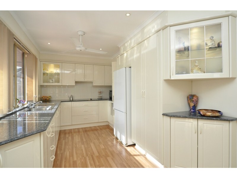 3 Esplanade West, Paradise Point QLD 4216