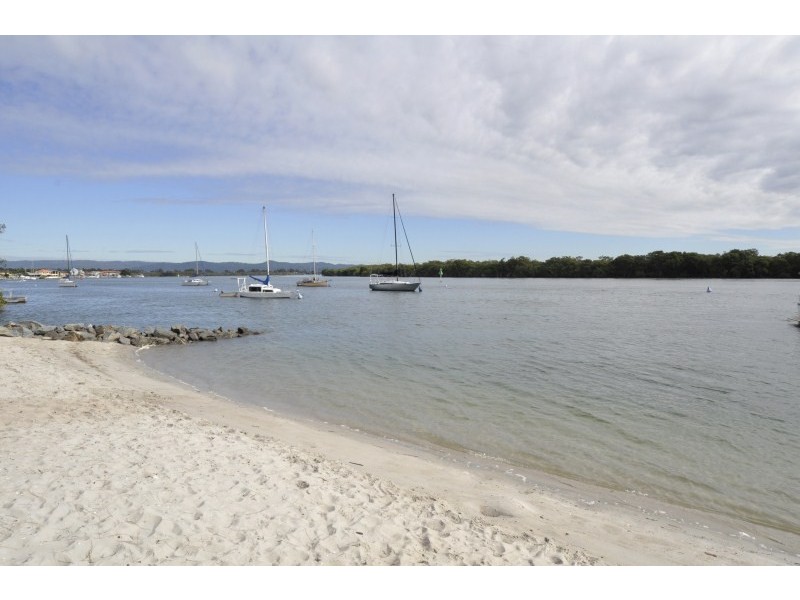 3 Esplanade West, Paradise Point QLD 4216