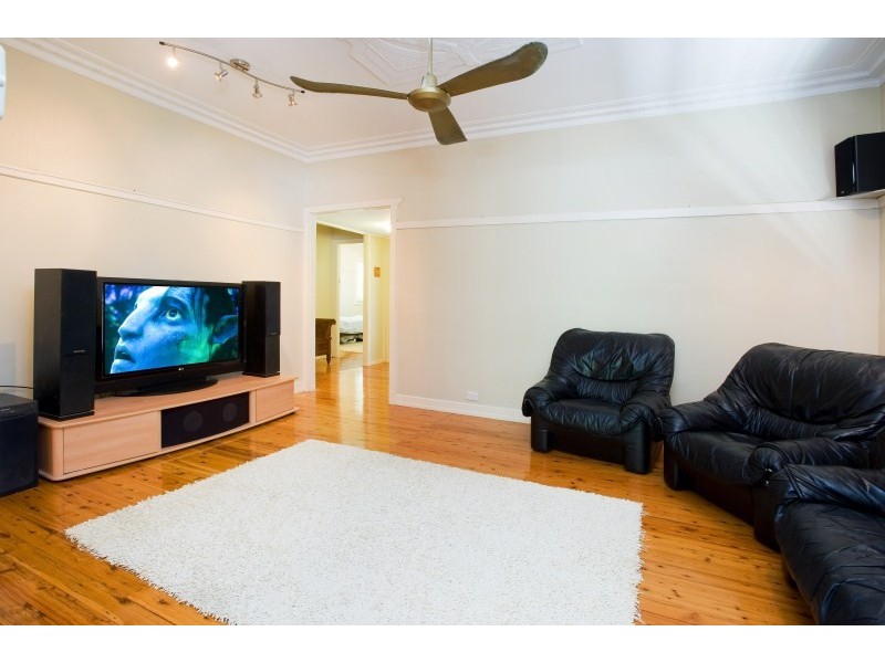 495 Pine Ridge Road, Runaway Bay QLD 4216