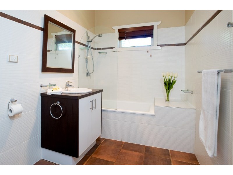 495 Pine Ridge Road, Runaway Bay QLD 4216