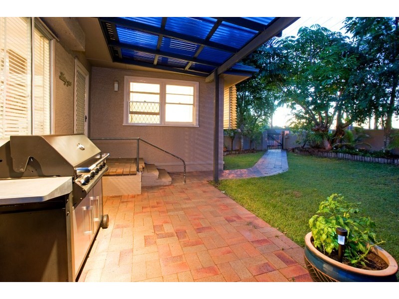 495 Pine Ridge Road, Runaway Bay QLD 4216