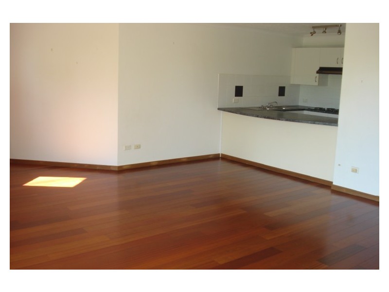 7/42 Falkinder Avenue, Paradise Point QLD 4216