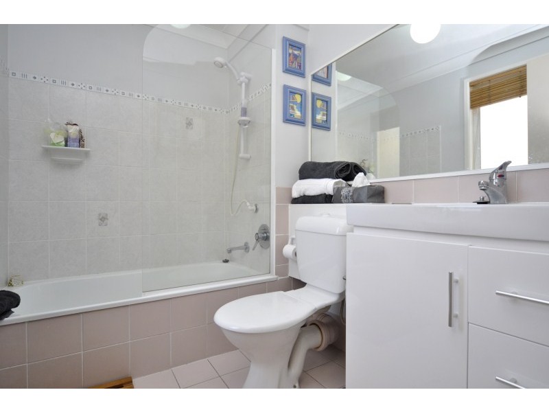 19/77 Government Road, Labrador QLD 4215