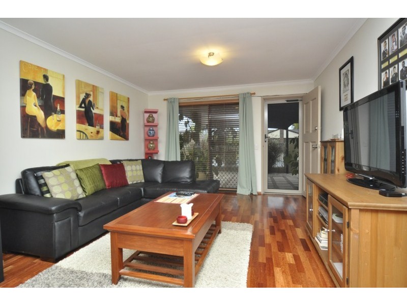 1/88 Kangaroo Avenue, Coombabah QLD 4216