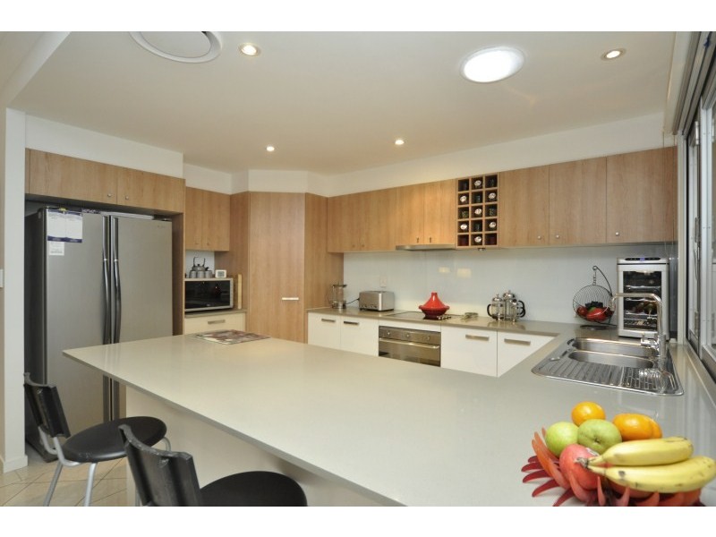 8/411 Oxley Drive, Runaway Bay QLD 4216