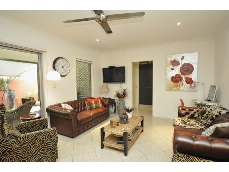 8/411 Oxley Drive, Runaway Bay QLD 4216