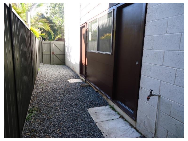 1/24 Gordon Street, Labrador QLD 4215