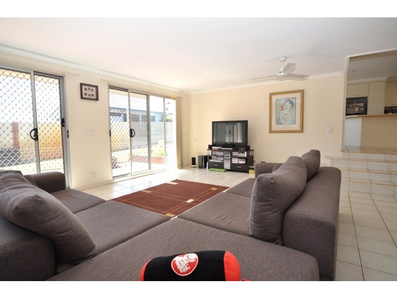36 Sunbird Avenue, Paradise Point QLD 4216
