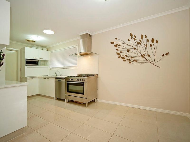6 Jesmond Road, Helensvale QLD 4212