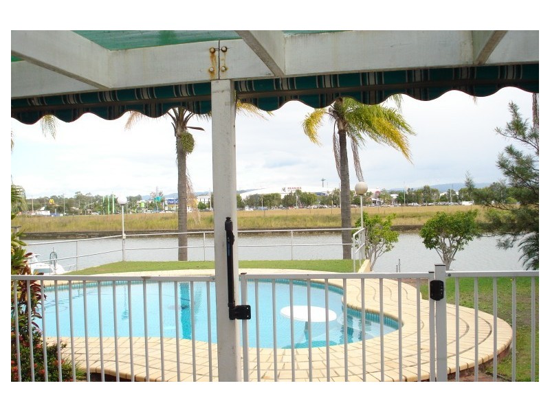 19 Longboat Place, Biggera Waters QLD 4216