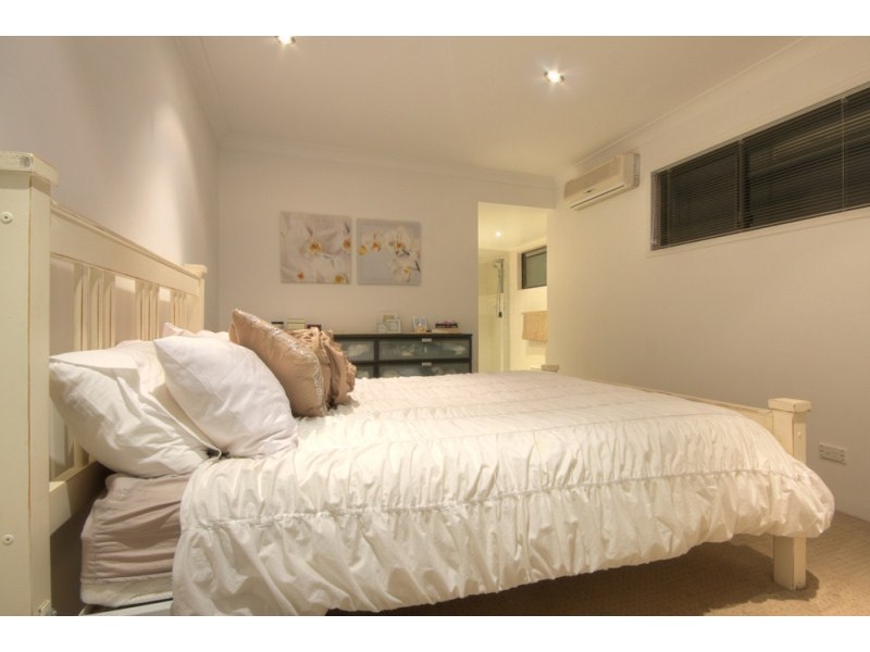 5 Torio Place, Runaway Bay QLD 4216