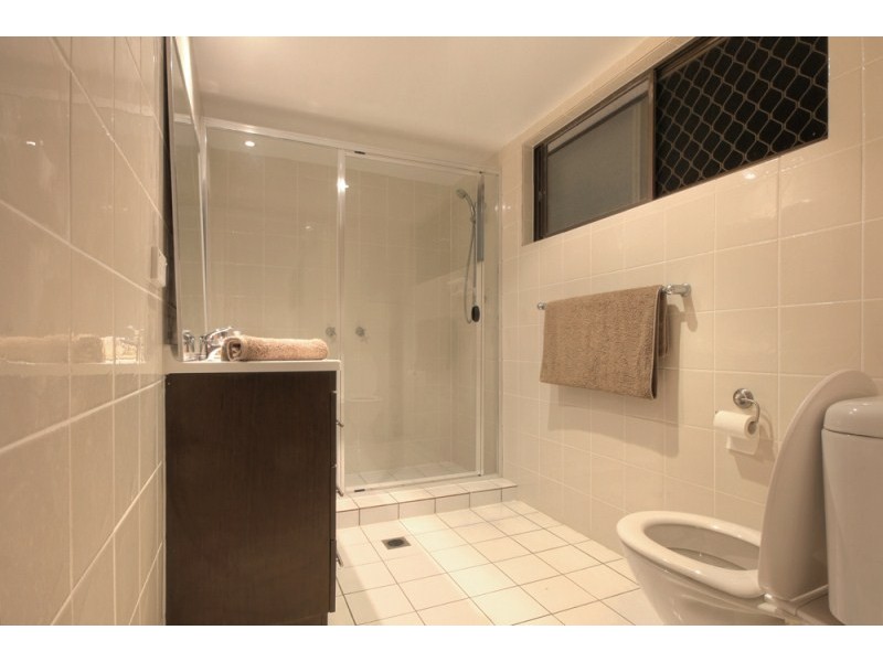 5 Torio Place, Runaway Bay QLD 4216