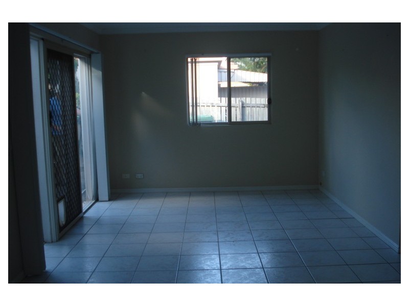 8 Annoula Avenue, Biggera Waters QLD 4216