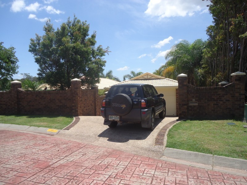 11 Langer Place, Arundel QLD 4214