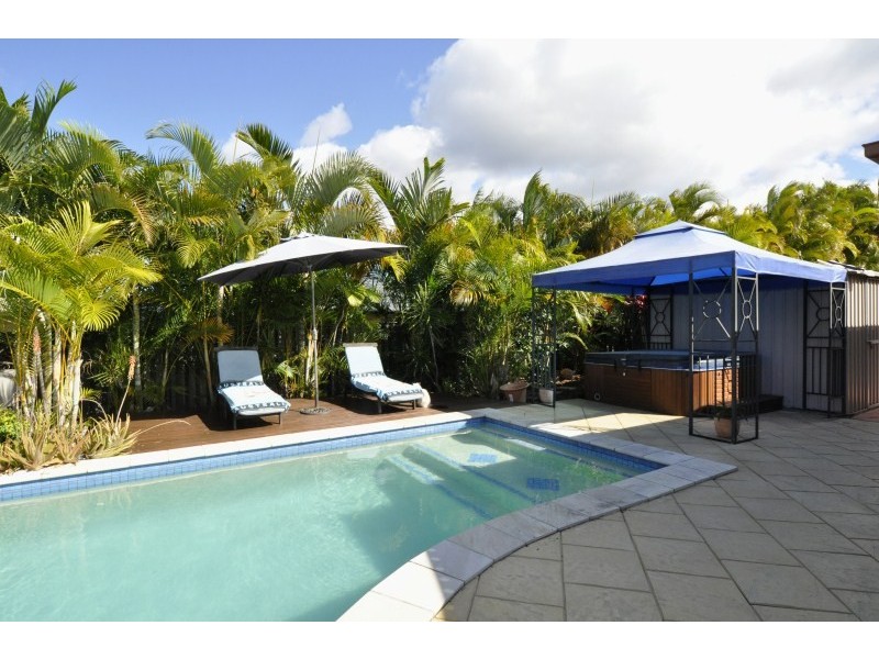 41 Howland Circuit, Pacific Pines QLD 4211