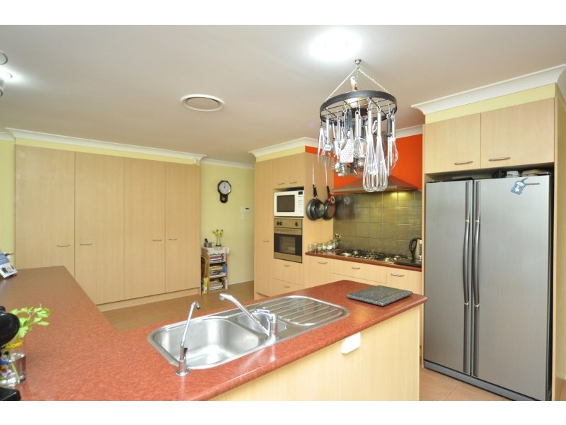 59 Arun Drive, Arundel QLD 4214