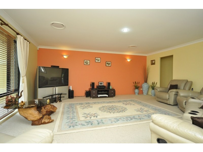 59 Arun Drive, Arundel QLD 4214