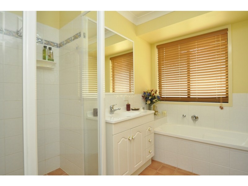 59 Arun Drive, Arundel QLD 4214